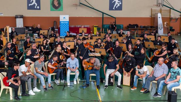 Los presos se unen a la Sinfónica para llevar a la cárcel Sevilla 1 la gran fiesta de la música