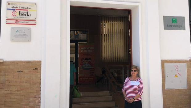 Durmiendo en la puerta del colegio por una plaza vacante