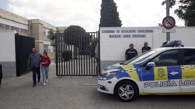 «Fue una imprudencia realizar el experimento químico con el pelo suelto»