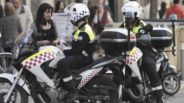 Abierto el plazo para presentar la solicitud para optar a las plazas de Policía Local y bombero en Sevilla