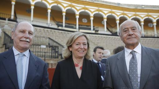 Adolfo Ladrón de Guevara, Catalina Luca de Tena y Ramón Valencia Pastor