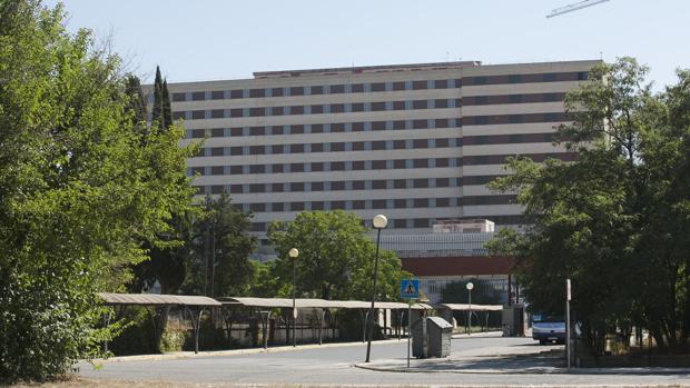 La Junta de Andalucía estudia reabrir por fases el Hospital Militar de Sevilla