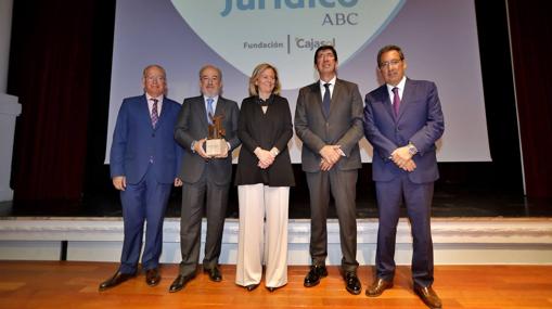 Álvaro Ybarra, Santiago Muñoz Machado, Catalina Luca de Tena, Juan Marín y Antonio Pulido