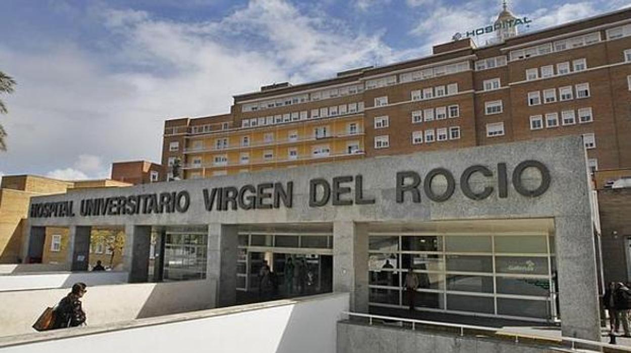 La paciente está hospitalizada desde el miércoles en el centro de la capital andaluza