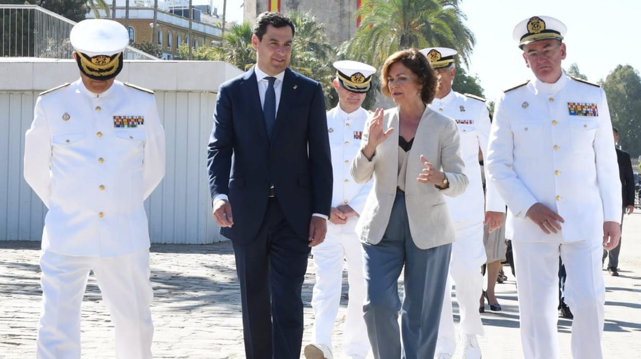 Carmen Calvo junto a Juanma Moreno, este sábado en Sevilla