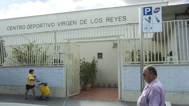 La piscina de Virgen de los Reyes cumple cinco años cerrada