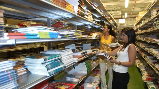 Más de 137.000 escolares de Primaria en Sevilla tendrán libros de texto nuevos