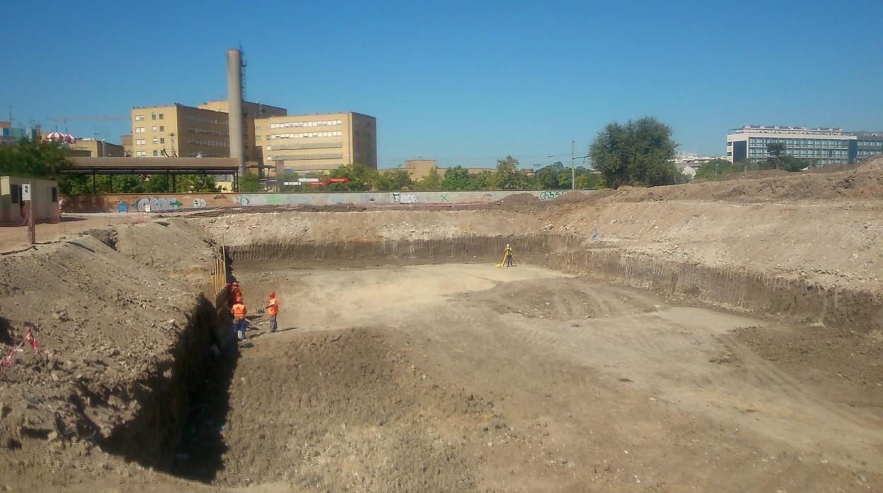 Parcela donde han comenzado las obras de la comisaría de la Policía Nacional en el Polígono Sur