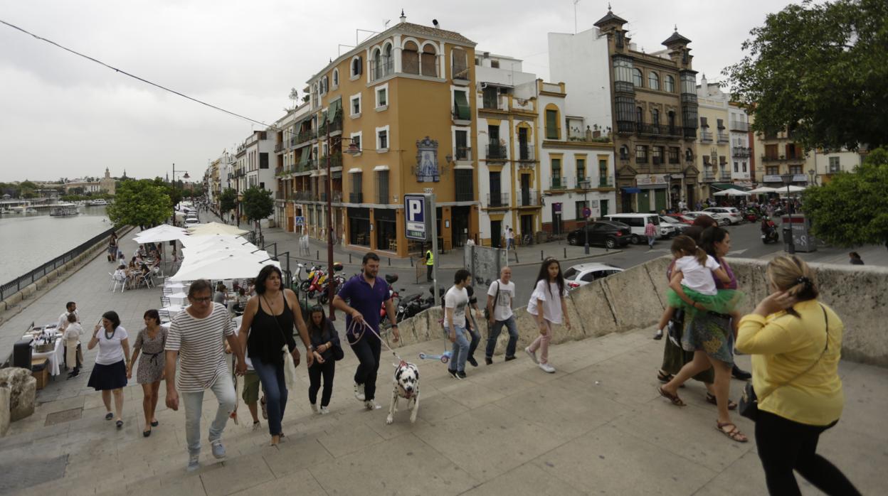 El alcalde de Sevilla dará a partir de septiembre un nuevo impulso a las actuaciones destinadas a abordar la peatonalización de la calle Betis