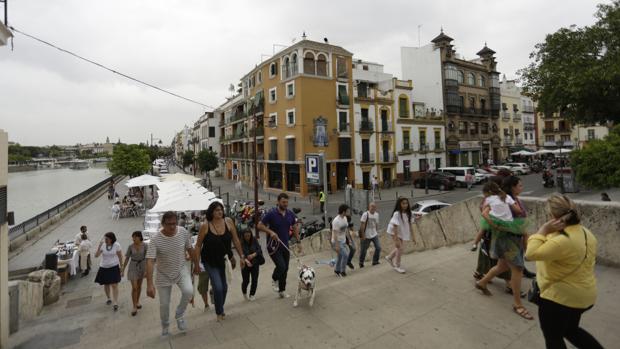 Espadas retomará la comisión para peatonalizar la calle Betis y la avenida Cruz Roja