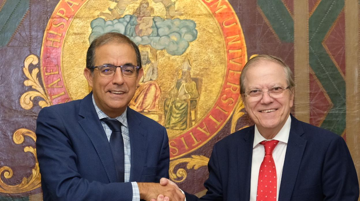 El rector, Miguel Angel Castro y el presidente del Ateneo, Alberto Máximo Pérez Calero