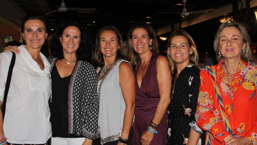 Esther Gajón, Mercedes Borges, Macarena Baleato, Lourdes Oropesa, Carmen Molina y Lola Baleato