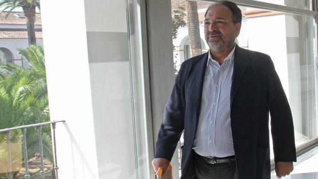 El PSOE coloca al veterano Alfonso Mir en el consejo de la empresa municipal de limpieza de Sevilla