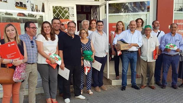 Militantes del PSOE copan los contratos en los talleres de los distritos de Sevilla