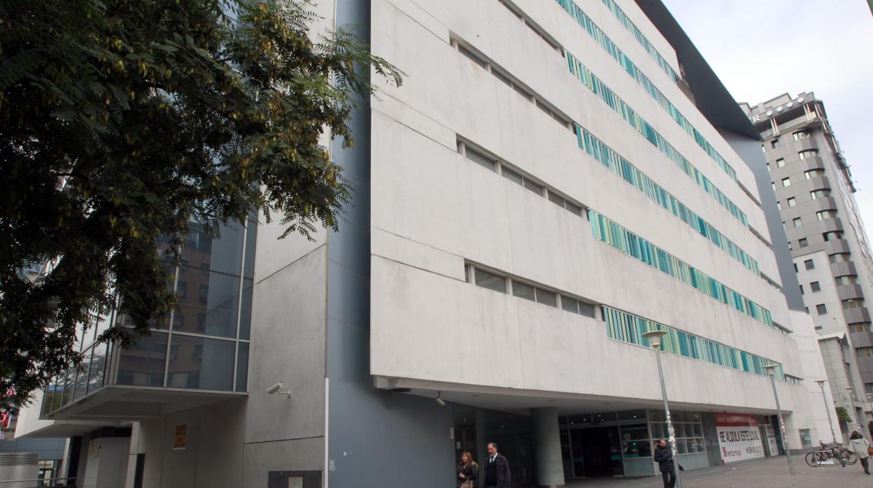 El edificio Noga acoge los juzgados de lo Penal de Sevilla