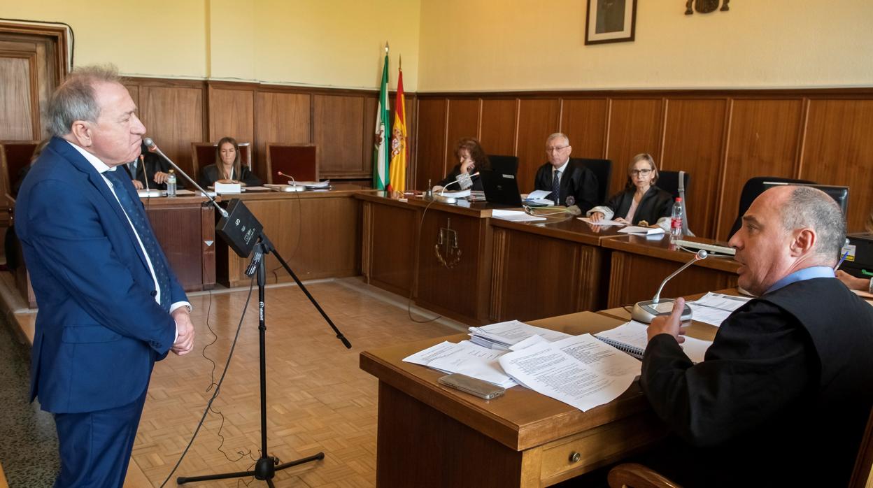 El empresario Manuel Muñoz durante su interrogatorio en el juicio