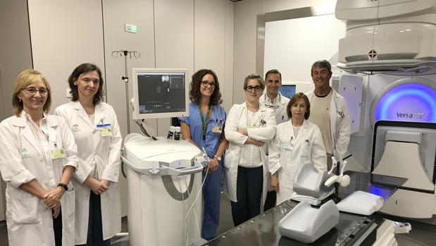 El Hospital Macarena incorpora una radioterapia de solo cinco días para el cáncer de próstata