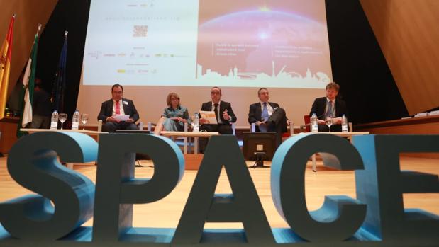 Sevilla acoge su primer foro mundial de la industria aeroespacial con 160 empresas de ocho países