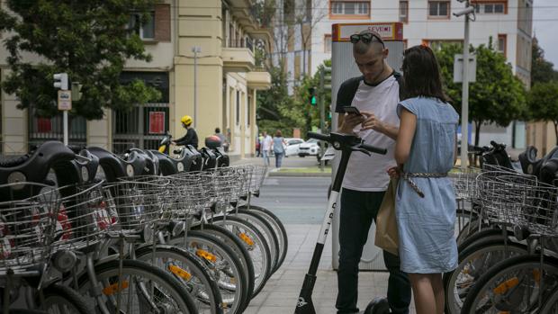 Todo lo que debes saber para que no te multen si vas en patinete eléctrico por Sevilla