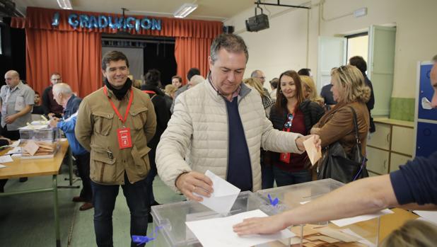 El PP arrebata Triana al PSOE y mantiene su liderazgo en Los Remedios, Casco Antiguo y Nervión