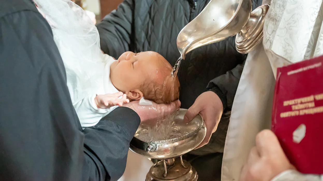 Cada vez son más los recién nacidos que no son bautizados
