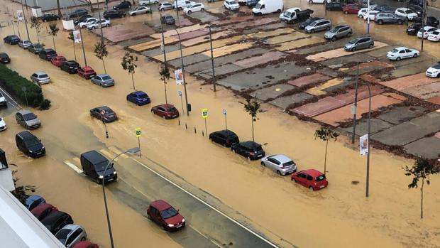 La lluvia en Sevilla provoca más de un centenar de incidencias en la capital y provincia