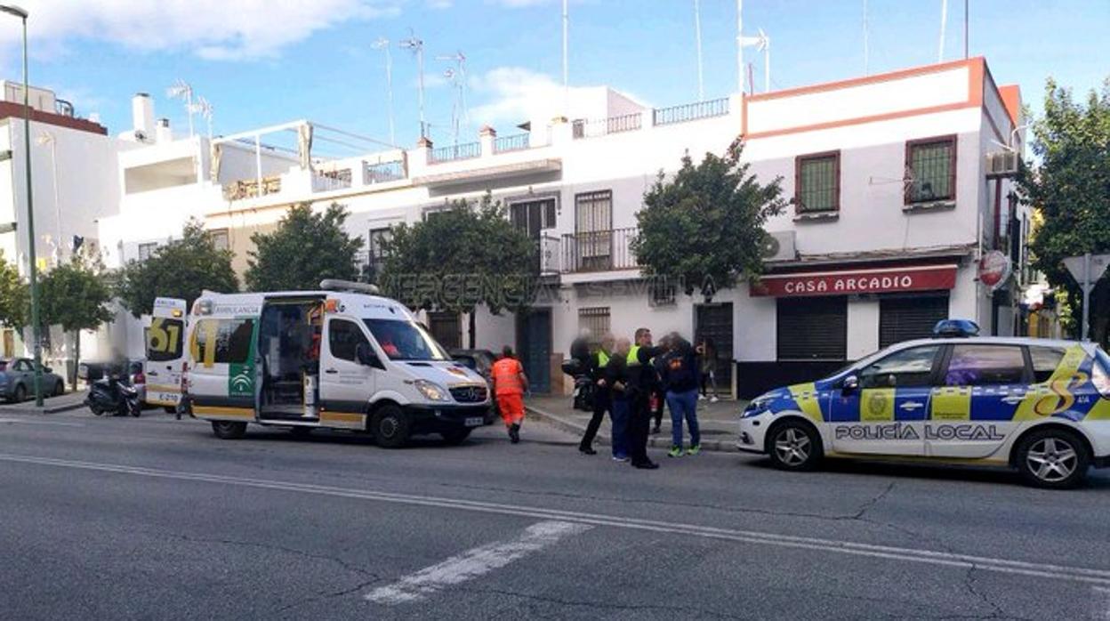 El motorista implicado en el siniestro tuvo que ser trasladado a un centro hospitalario