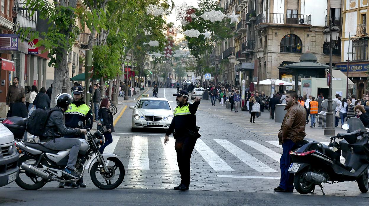 El Ayuntamiento ha activado este viernes la fase inicial del plan de tráfico de Navidad