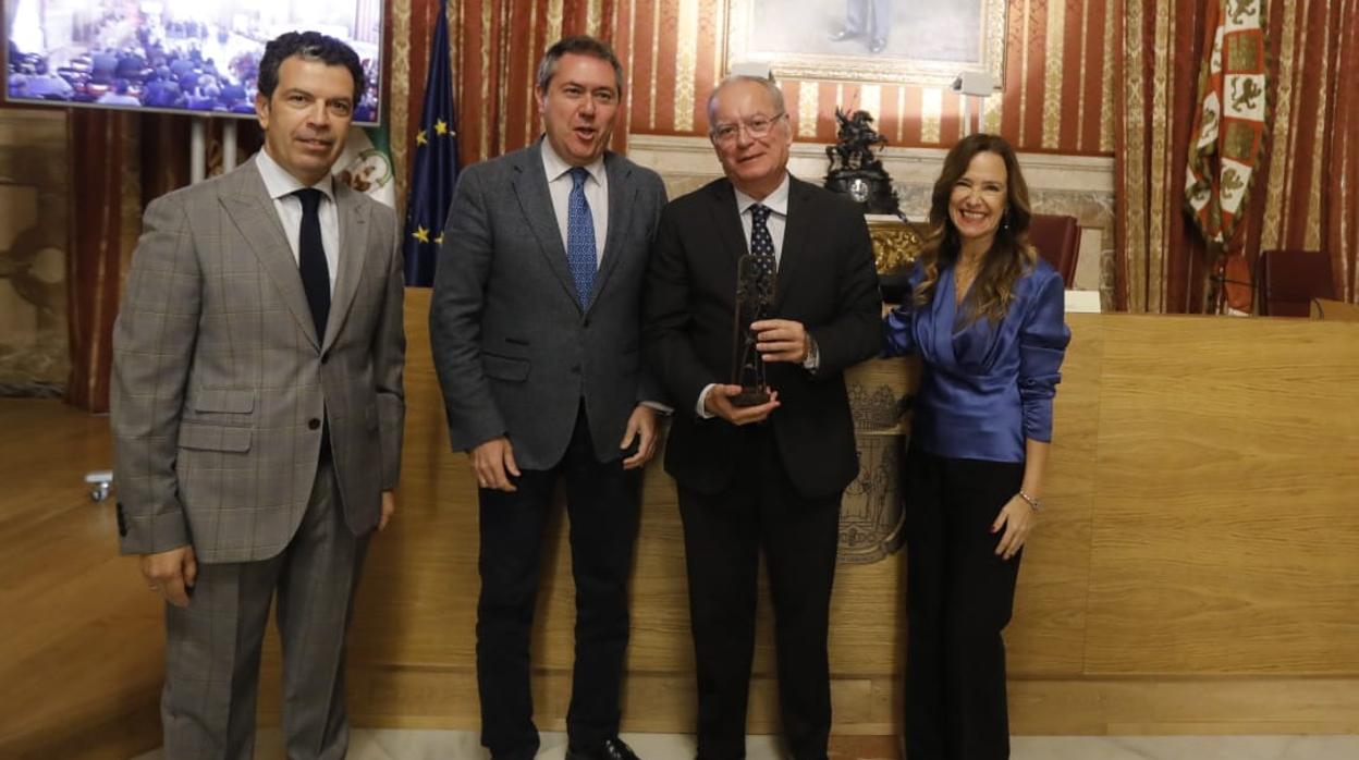 Ricardo Villena, Juan Espadas, Álvaro Ybarra y Teresa Jiménez-Becerril