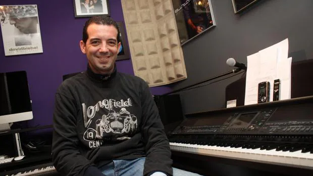 El compositor sevillano José Abraham recupera los derechos de autor de 80 éxitos musicales