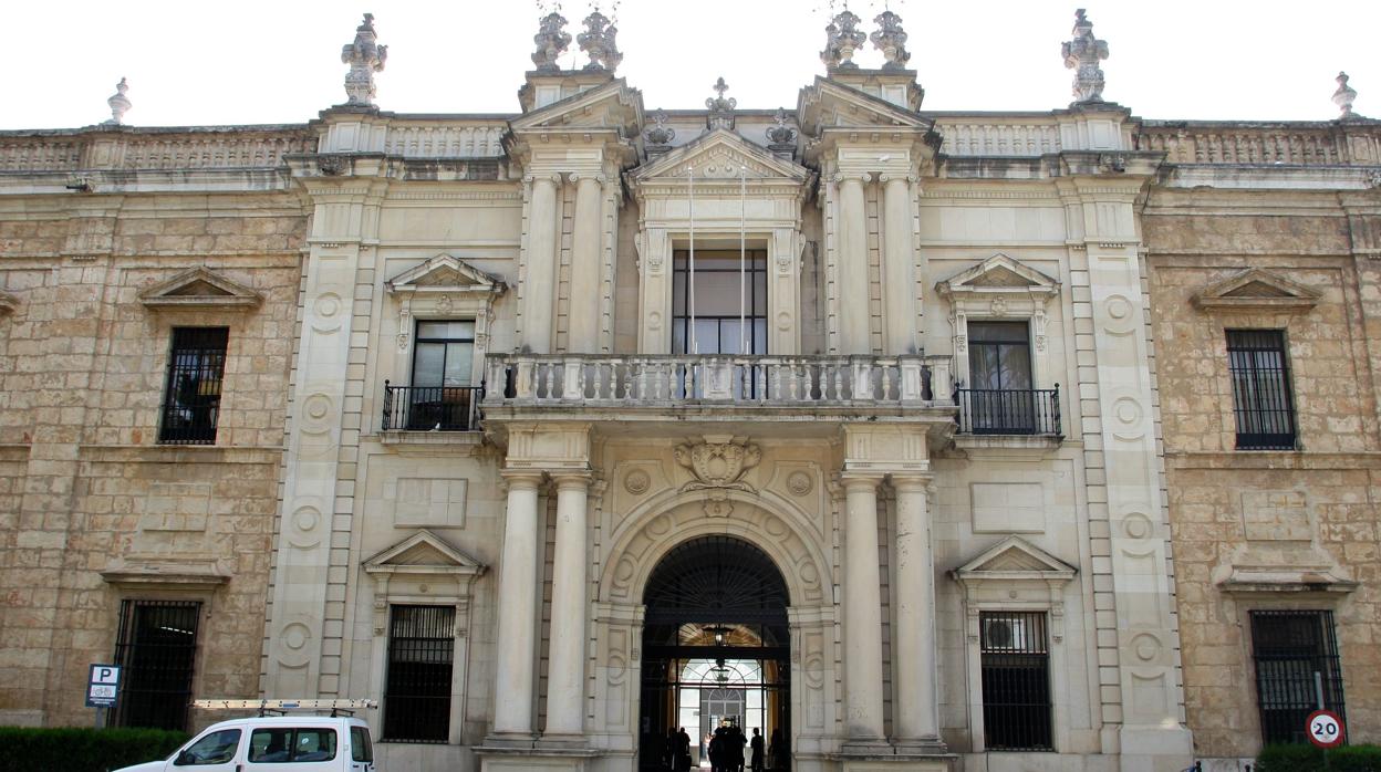 Fachada de la Universidad de Sevilla