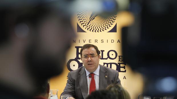El nuevo rector de la Universidad Pablo de Olavide será elegido entre Semana Santa y Feria