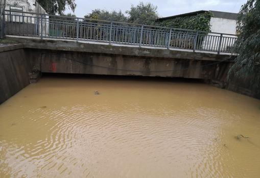 El caudal de los arroyos ha crecido considerablemente, aquí el de Miraflores