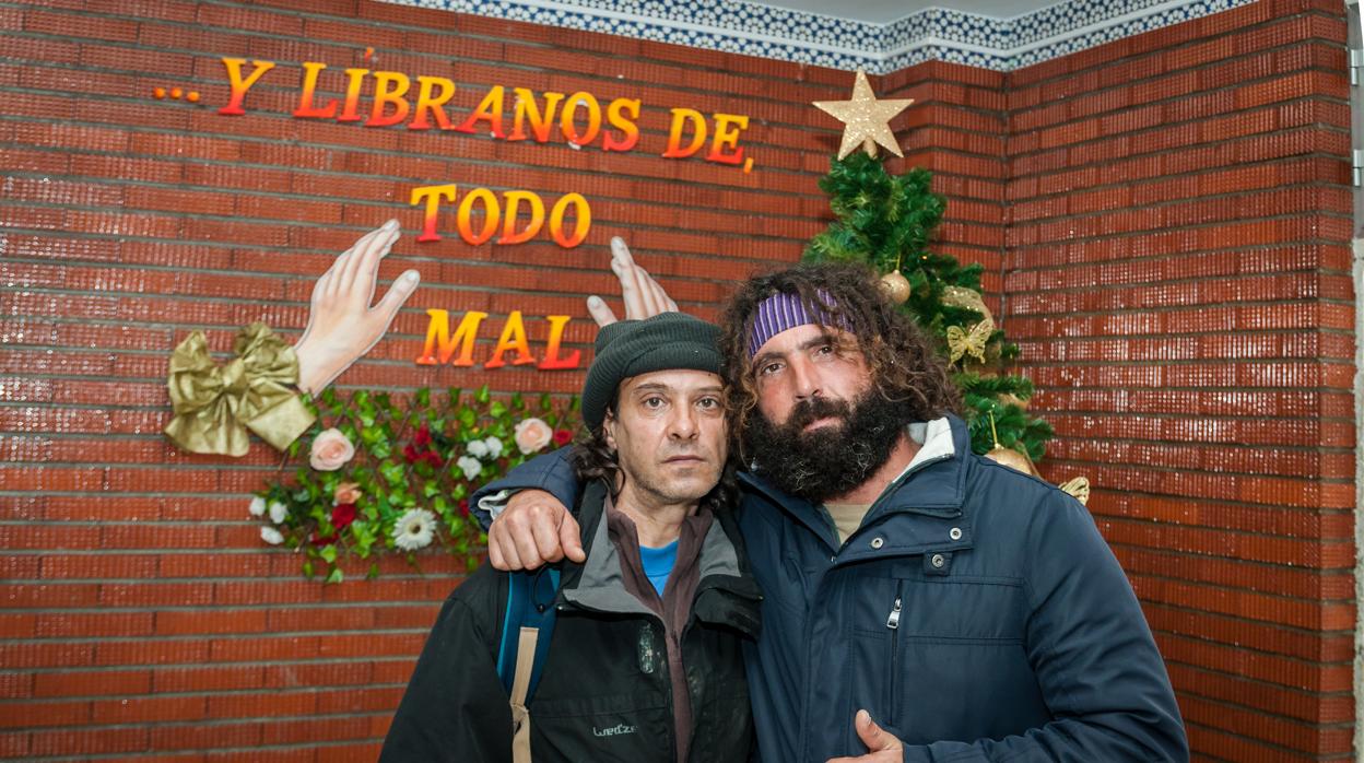 Francisco y Juan en el comedor social de Nuestra Señora del Rosario