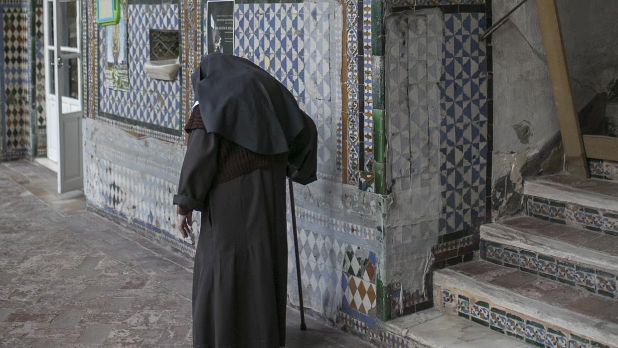 Una de las religiosas en el convento de Santa Inés