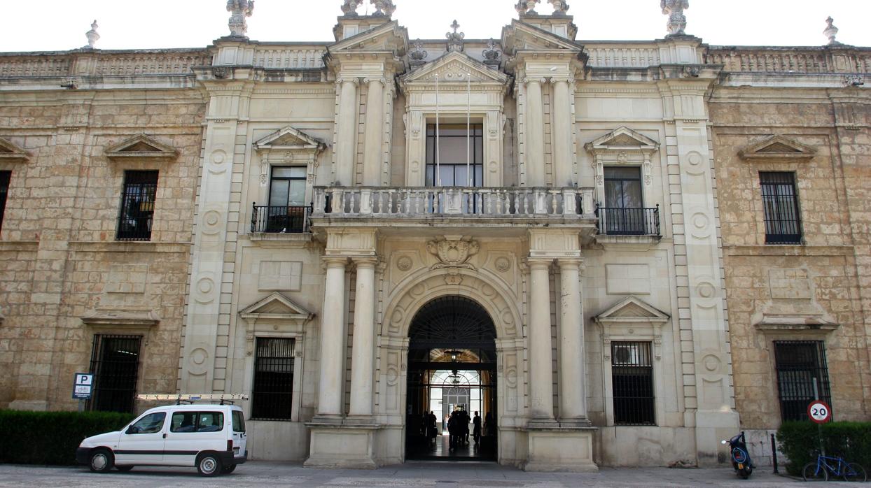 Fachada de la Universidad de Sevilla