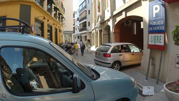 Encuesta: ¿Qué zona del centro de Sevilla y su entorno necesita más plazas de aparcamiento?