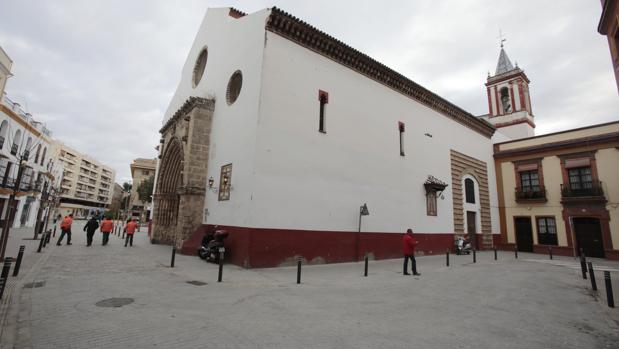 San Julián, un espacio recuperado en Sevilla... con adoquín de Gerena