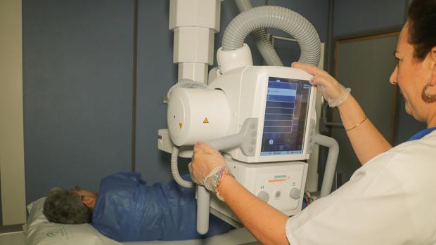 El Hospital Virgen del Rocío reducirá las radiaciones a los pacientes con sus nuevas salas de rayos X