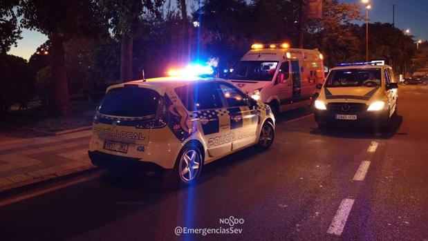 Auxilian a un joven con hipotermia que cruzó el río Guadalquivir a nado desde Triana