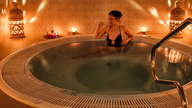 Un placer para el cuerpo y la mente: así son los espectaculares baños árabes de Medina Aljarafe