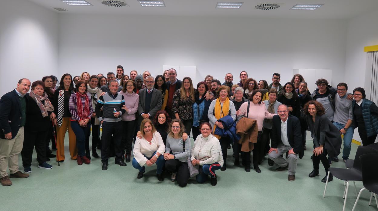 En la foto aparecen los participantes en el encuentro celebrado recientemente