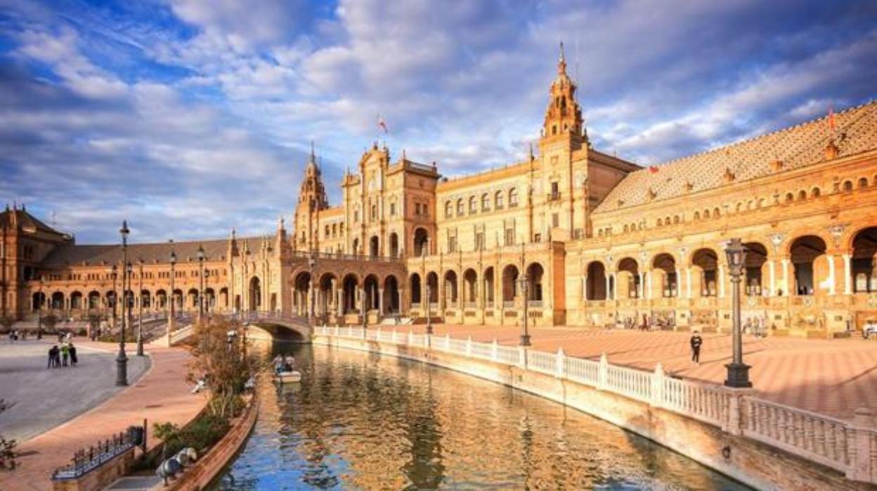 Frachada principal Plaza de España