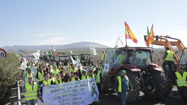 La tractorada de Aguadulce ha sido la más numerosa de la provincia de Sevilla