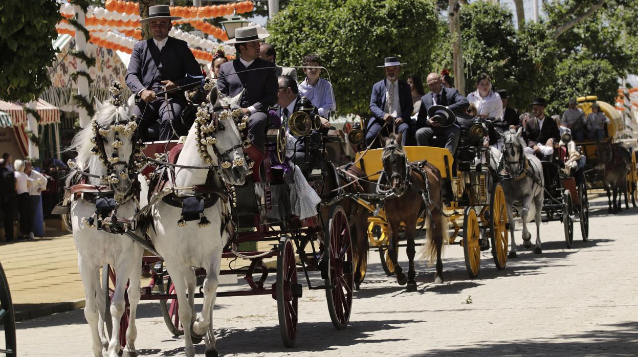 La imagen del paseo de caballos de abril se podría ver el próximo septiembre