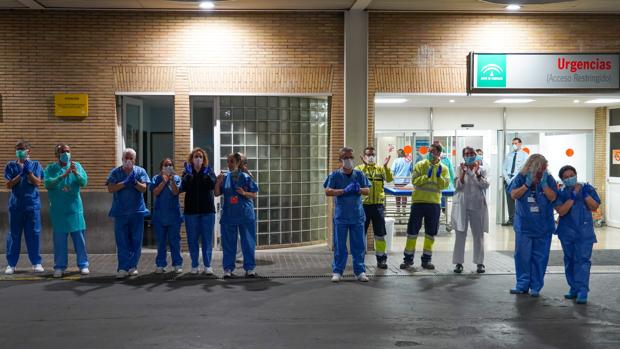 Los hospitales sevillanos esperan al Covid-19 con una calma tensa