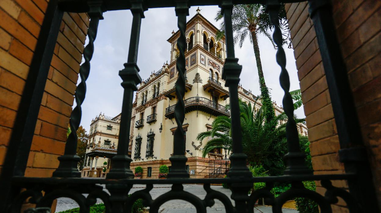 Entrada principal del hotel Alfonso XIII