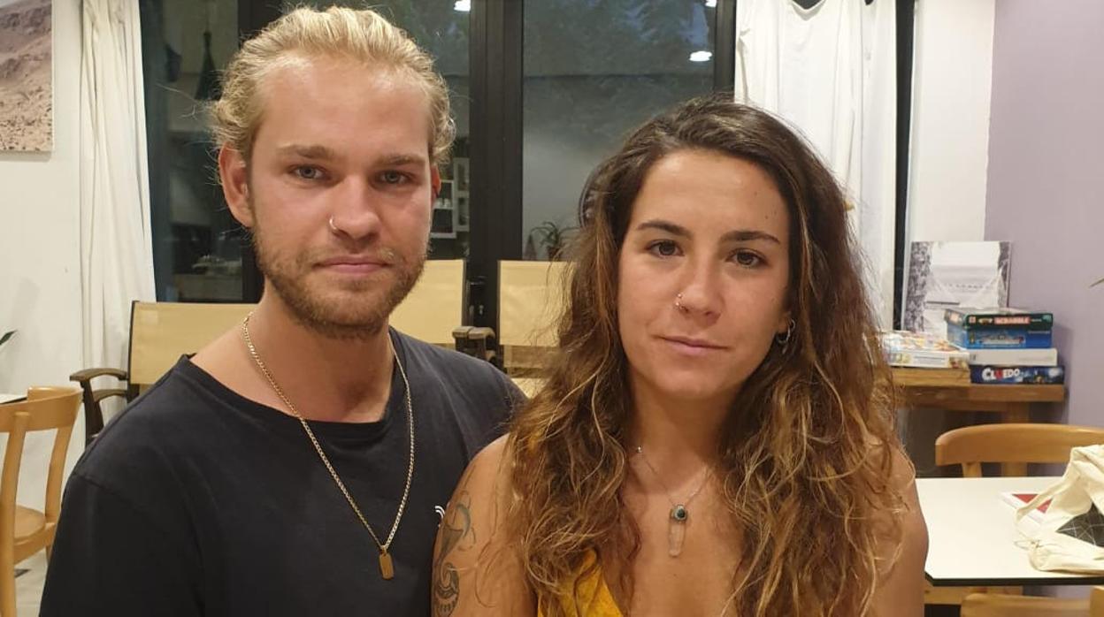 Daniele Rapino y Marta Guerra, en su residencia de Omán