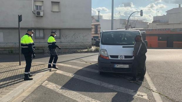 Denunciados siete hombres que iban en la misma furgoneta en Sevilla