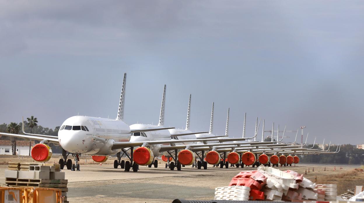 Aviones en el aeropuerto de Sevilla